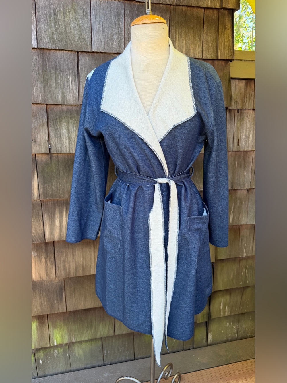 Jones New York blue white duster coat jacket wrap tie pockets Size S/M.
